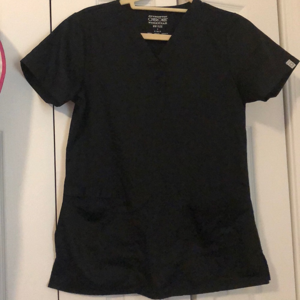 Cherokee scrub top